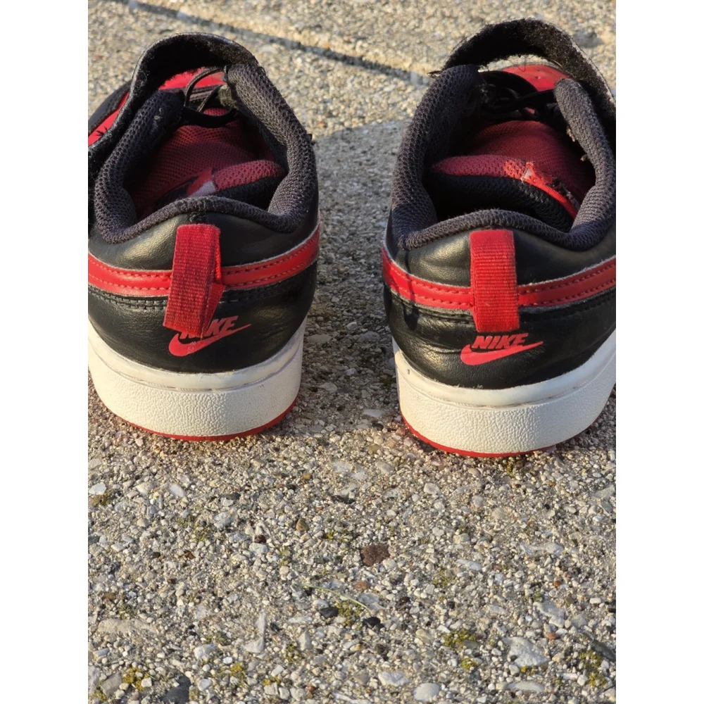 Nike Court Borough 2 Low Top Size 2.5Y Black/Red, BQ5451 007